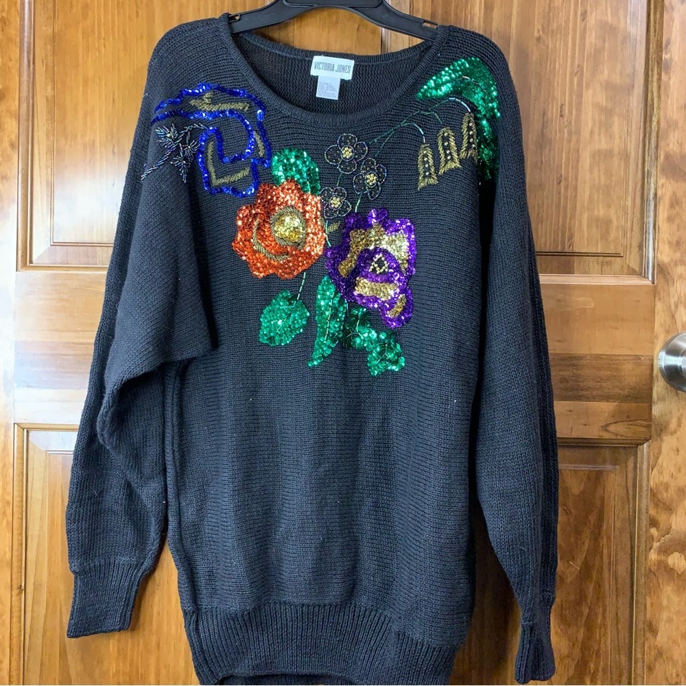 NWT Women’s size small Victoria Jones Sequin Long Sleeve shirt